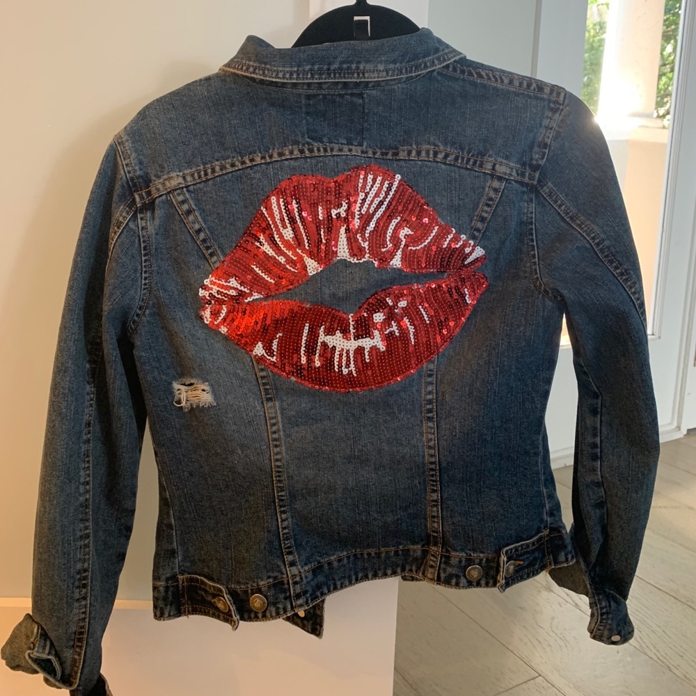 CUSTOM LIP DENIM JACKET